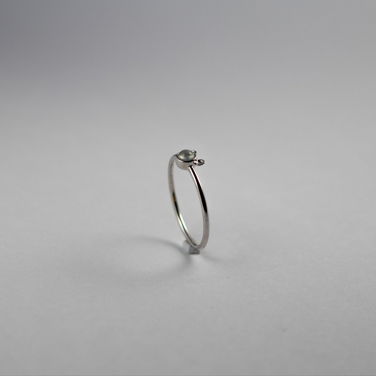 9K白金色冰種白色戒指(生肖鼠)