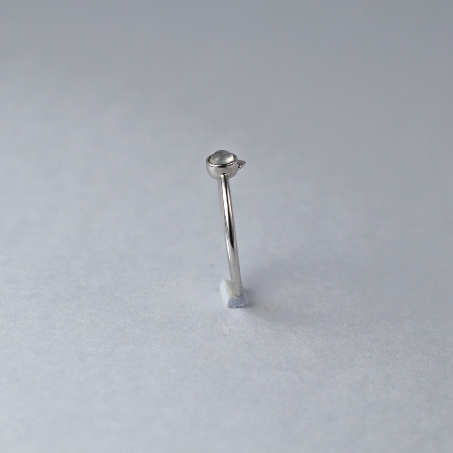 9K白金色冰種白色戒指(生肖雞)